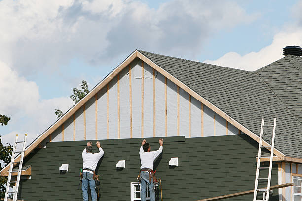 Professional Siding Contractor technician working in Leicester, NC
